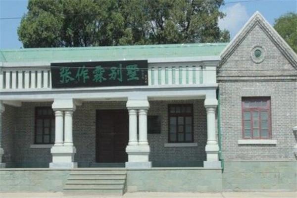 葫芦岛十大著名旅游景点，兴城古城兴建于明朝初年间，它在目前也属于是我国保存得最完整明朝古城之一