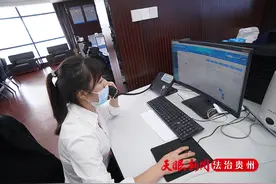 110接报“一键呼” 群众办事“一号通”图片