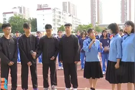 学生花式“表白”中国 | 2021年“奔跑吧·少年”儿童青少年主题健身活动（海南站）图片