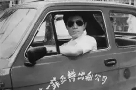 答案找到！脚踩桑塔纳，求你做个市长都不干，80年代司机有多豪横图片