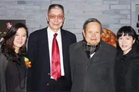 82岁艺术家刘诗昆为女儿庆生，1岁宝宝像老爸，戴钻石皇冠显奢华图片