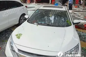 突发！福州一小吃店煤气罐爆炸，一地碎玻璃渣滓，还有人受伤！图片