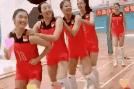女排北仑集训，队员忙里偷闲练跳舞，舞姿最美的是张常宁图片