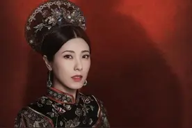 赫舍里之谜：胤礽不是嫡长子，索额图不是其父，与康熙感情极深图片