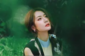 白冰，离婚后的她，风韵犹存图片