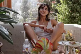 阿根廷混血模特，被称为“行走的发动机”，性感身材，电力十足图片