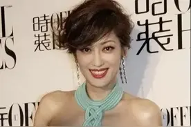 孟广美没在乎过年龄！年过半百了还穿紧身裙凹身材，真是自信极了图片