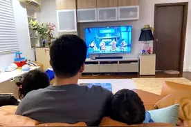 霍启刚上亿豪宅曝光，空调发黄，客厅拥挤，这是个志不在钱的男人图片
