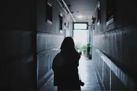 凌晨1点，23岁拼夕夕姑娘猝死街头，你一定记住这血淋淋的教训图片