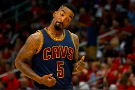 JR史密斯炮轰骑士：詹姆斯走后说还要冲东决，2个月后就变卦了图片