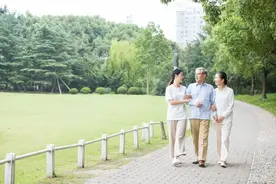 人到老年才明白，儿子和女儿区别太大了，很真实！图片