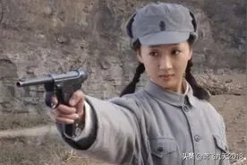八路军的帽子上为何有2颗扣子，有什么象征意义吗？图片