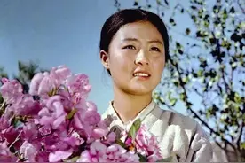 48年后催泪片《卖花姑娘》演员现状，花妮67岁，男主角已去世图片