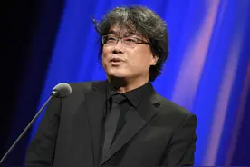第78届威尼斯电影节开幕红毯：韩国导演奉俊昊作为评委会主席亮相图片