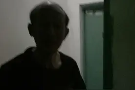 一天我正想午睡突然有人用钥匙轻轻开我家房门，立马被我抓了现行图片