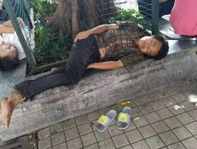 躺尸现象在南方很多城市比较普遍常见，而北方却较少