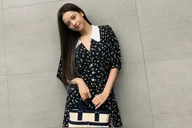 背帆布包的女生，都很廉价吗？图片