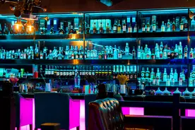 莆田这家「音乐餐吧」也太能“装”了，直接把演唱会开进店里图片