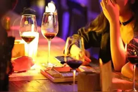 爱过有夫之妇，她终于成功嫁给了爱情？图片