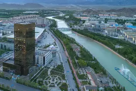 德令哈，一座被海子写红的小城，人口不足10万名气胜过西宁图片