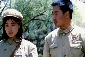 刘晓庆称"剧组夫妻"很正常，与有妇之夫短暂相恋，娱乐圈太乱图片