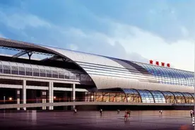 南通各县市区火车站大比拼，南通站稳重，西站气派，海门站颜值高图片