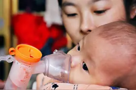 男婴出生120天换肝，5个月后又发生意外，从此成了“药罐子”图片