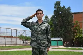 暂停学业入伍，上海“超帅”兵哥哥获旅级嘉奖，退伍后被上市公司提前录用！图片