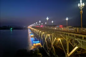 南京长江大桥看夕阳图片