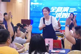 演讲口才培训：展现舞台风采，不是背背演讲稿那么简单图片