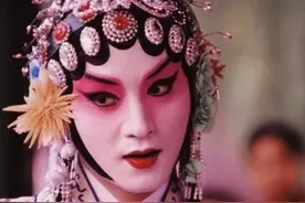 清朝“相公”生活：戏子台上扮女人，台下嘴对嘴喂客人喝酒图片