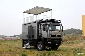 性能不逊进口MAN，这款四驱重卡房车能不能成为中国重汽的骄傲？图片