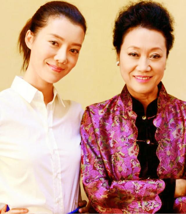 王丽云：演艺之路坎坷，坚决不复婚，将前夫当亲人刚刚好