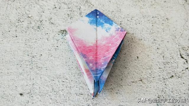五角星钻石折纸教程图解，好玩又好看，快来试试！