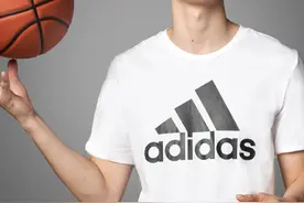 胡明轩签约阿迪、阿联力挺耐克、赵睿的球服门、广东这是怎么了？图片