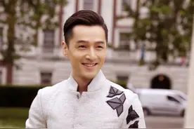 胡歌：母亲因癌离世，我帮年迈的父亲擦干眼泪图片