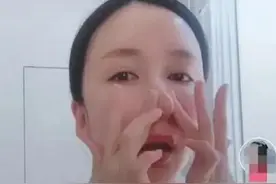 娄艺潇素颜出镜，捏鼻子揉下巴，是不是整容脸一看便知图片