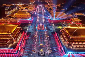 山西版“大唐不夜城”，修建时不被看好，现人山人海成网红打卡地图片