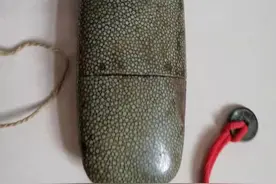 清朝时期石头眼镜图片