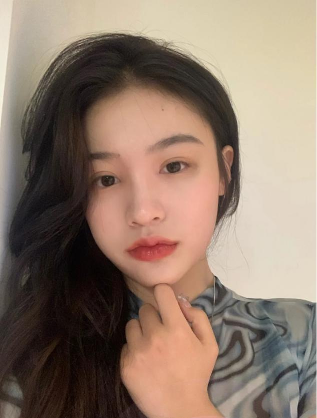 艾诗婷烟酰胺蜜桃白茶身体乳