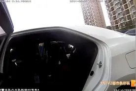 孕妇乘车突发晕厥，网约车司机紧急求助特警图片