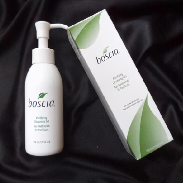 网络口碑超好的温和控油补水洗面奶推荐：让你用完肌肤更白嫩透白