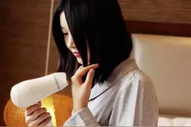 坐月子能洗头吗？产妇做到五点，不会留下月子病！洗发水也要选对图片