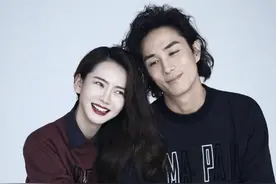 戚薇李承铉婚礼照片曝光，网友：隔着屏幕都能感觉到戚薇的快乐图片