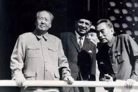 掏粪工人时传祥是怎么被毛主席请上天安门城楼的？图片