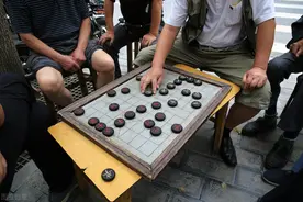 象棋到底凭什么？让无数街头棋迷流连忘返，废寝忘食图片