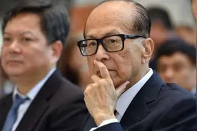 李嘉诚在上海买下了几块地皮，既不开发也不出租，最后赚走几百亿图片