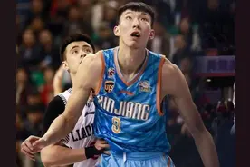 很滋润！23岁周琦娶29岁空姐，年薪2000万，结婚后略显疲惫图片