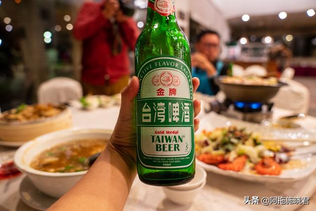 日月潭，台湾最大的天然淡水湖，每个人小学课本都读过的