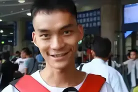 广西“考神”复读11年，参加了12次高考，今年考得怎么样了？图片